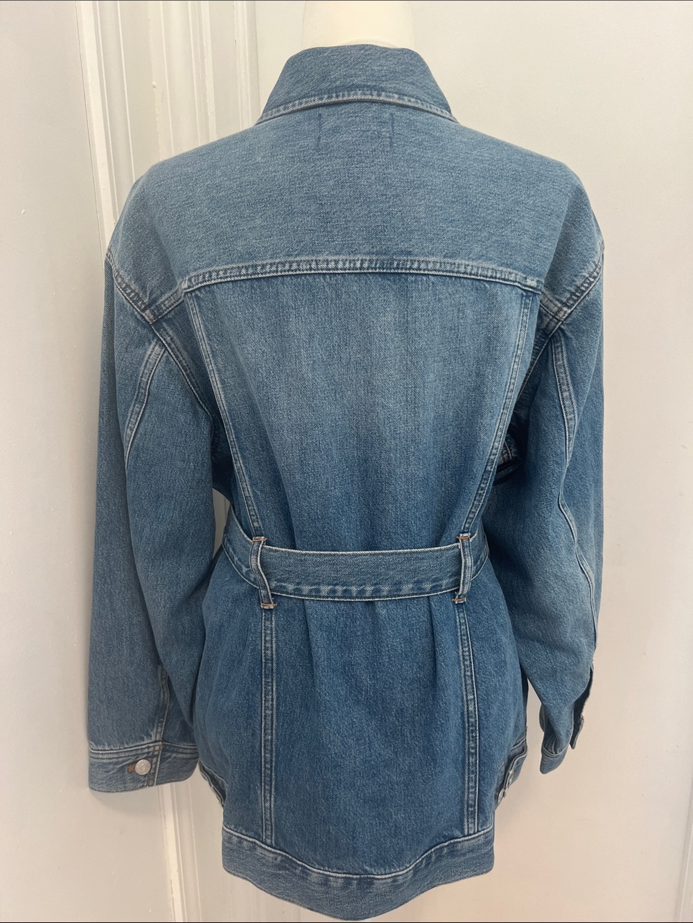 Madewell Belted Oversized Trucker Jean Jacket - Medium - Reston Wash - Picture 4 of 7